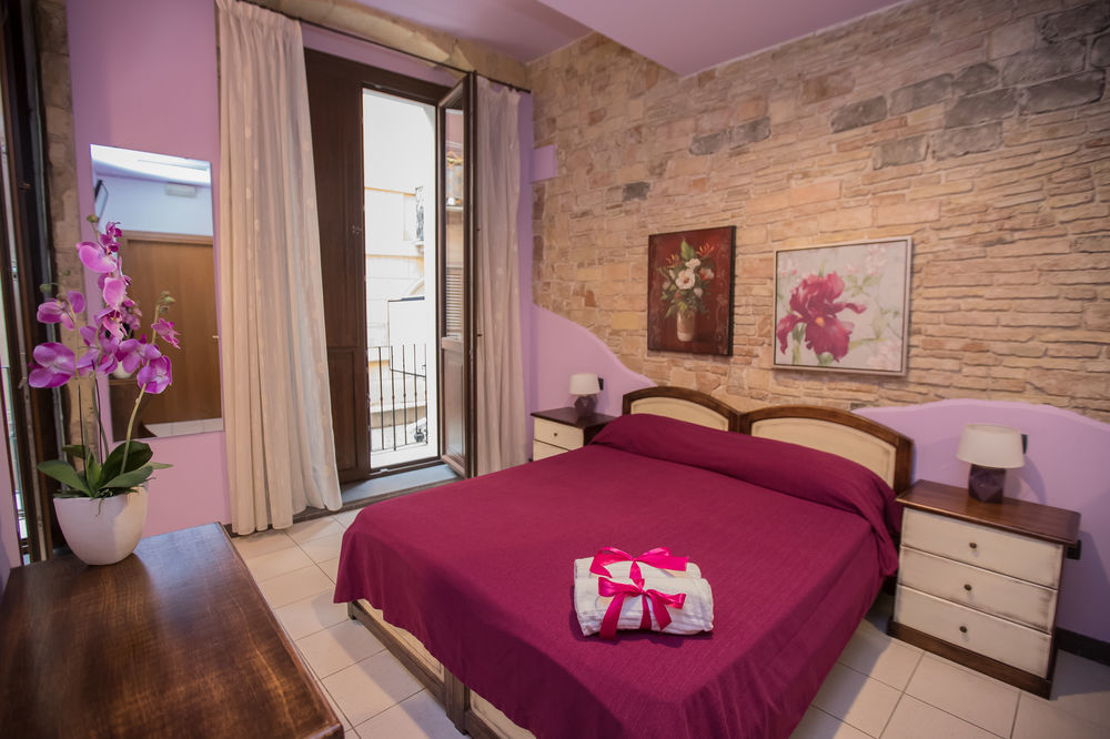 Arcobaleno Rooms Cagliari Eksteriør bilde